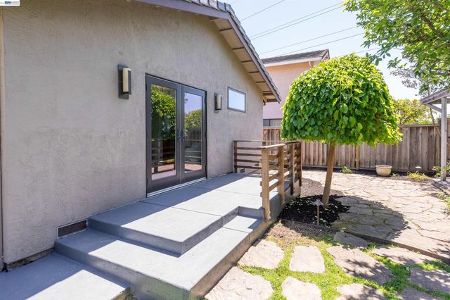 5812 Alderbrook Ct, Castro Valley, CA 94552