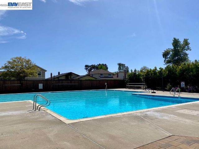 5812 Alderbrook Ct, Castro Valley, CA 94552