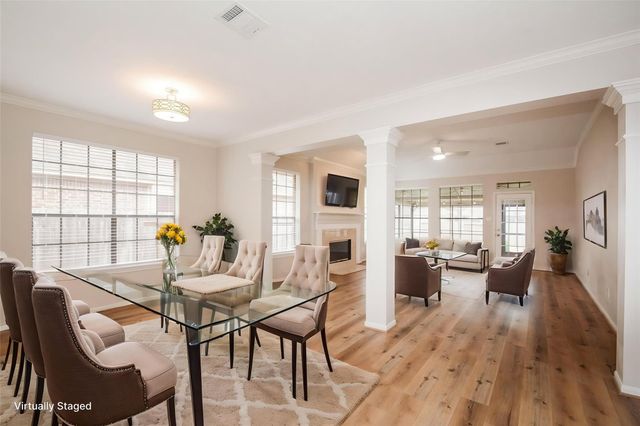 10 Heathstone Place, The Woodlands, TX 77381