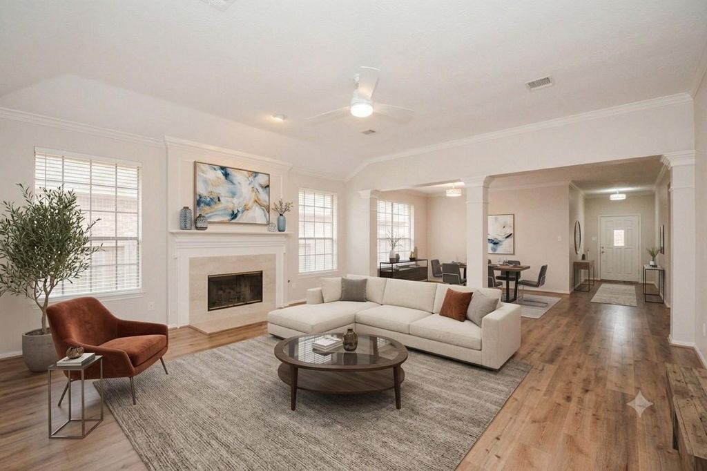 10 Heathstone Place, The Woodlands, TX 77381