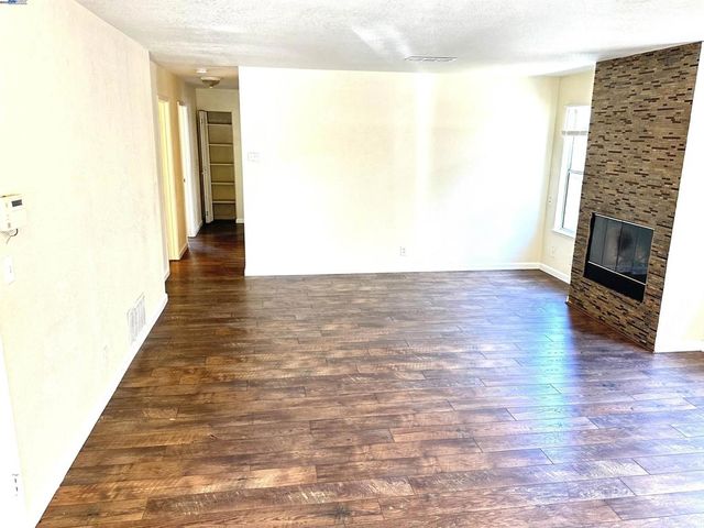 10580 Creekside, Oakland, CA 94603