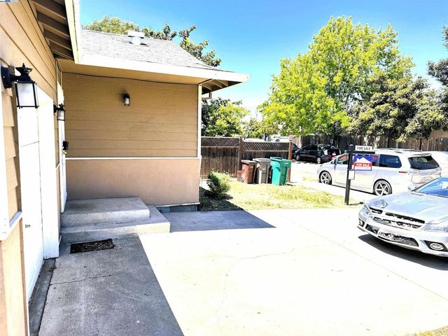 10580 Creekside, Oakland, CA 94603