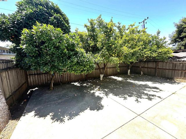 10580 Creekside, Oakland, CA 94603