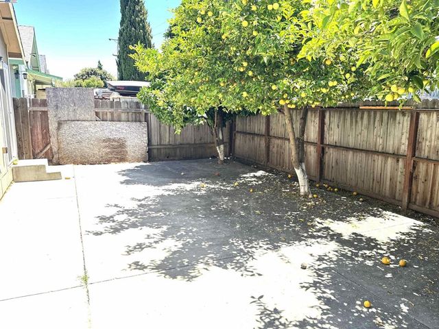 10580 Creekside, Oakland, CA 94603