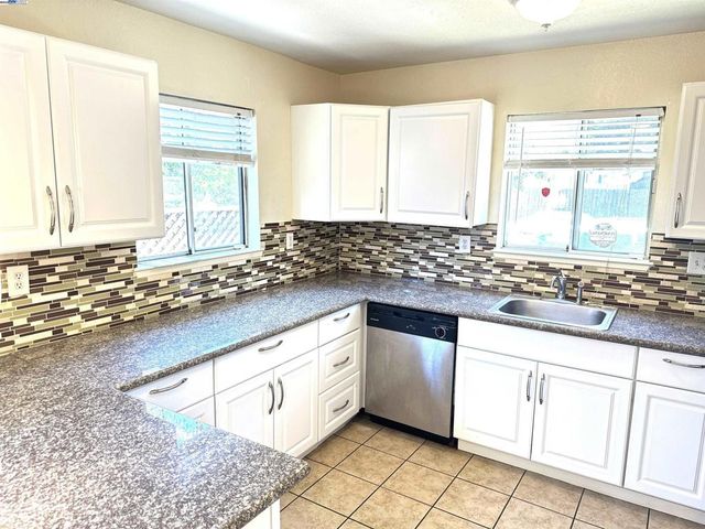 10580 Creekside, Oakland, CA 94603