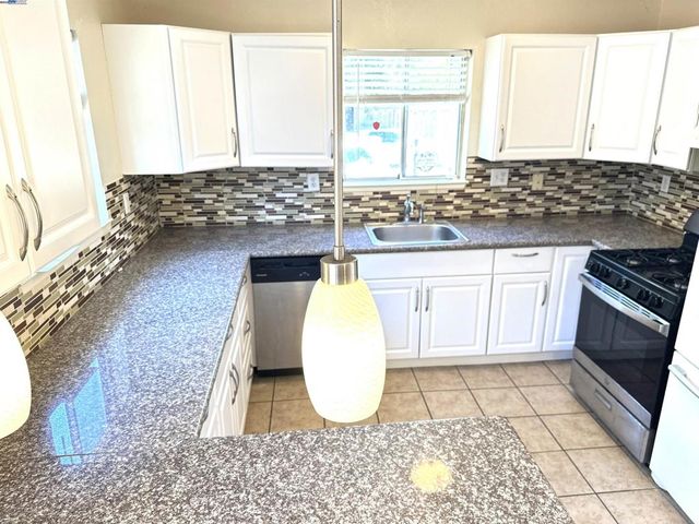 10580 Creekside, Oakland, CA 94603