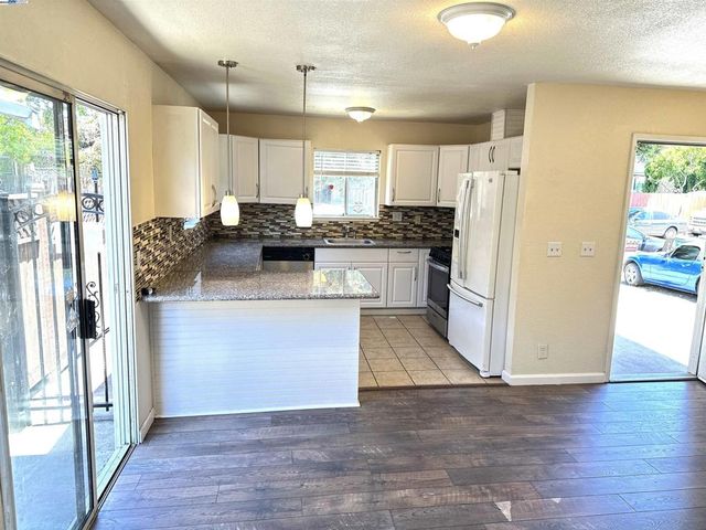 10580 Creekside, Oakland, CA 94603