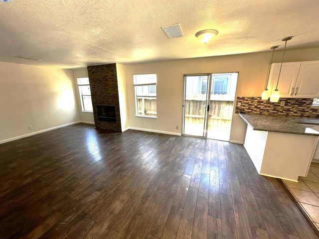 10580 Creekside, Oakland, CA 94603