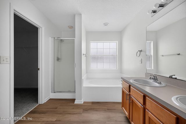 8066 LEAFCREST Drive, Jacksonville, FL 32244