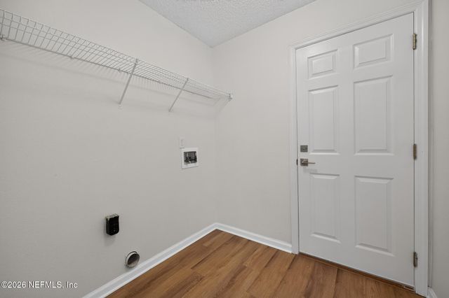 8066 LEAFCREST Drive, Jacksonville, FL 32244