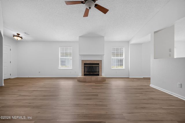 8066 LEAFCREST Drive, Jacksonville, FL 32244