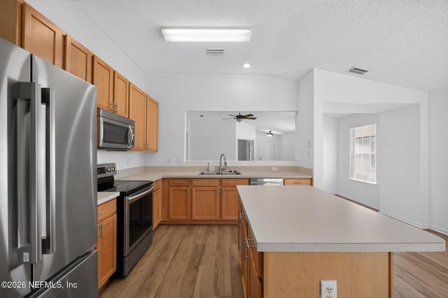 8066 LEAFCREST Drive, Jacksonville, FL 32244