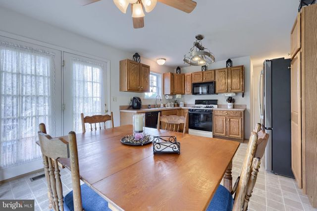 165 PEBBLE BEACH DR, Mount Wolf, PA 17347
