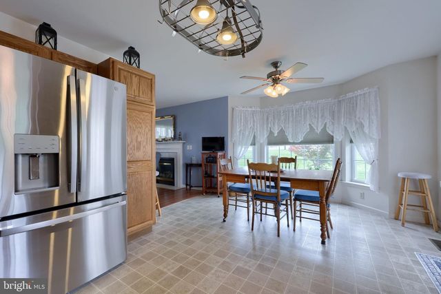 165 PEBBLE BEACH DR, Mount Wolf, PA 17347