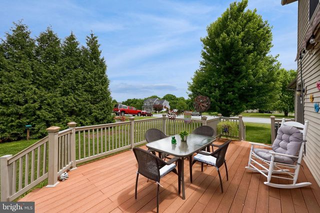 165 PEBBLE BEACH DR, Mount Wolf, PA 17347