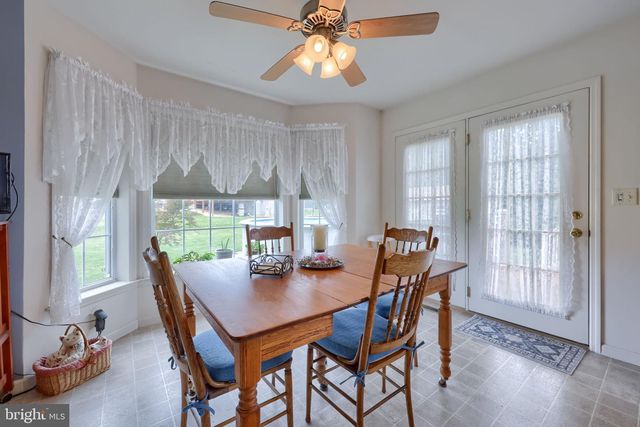 165 PEBBLE BEACH DR, Mount Wolf, PA 17347