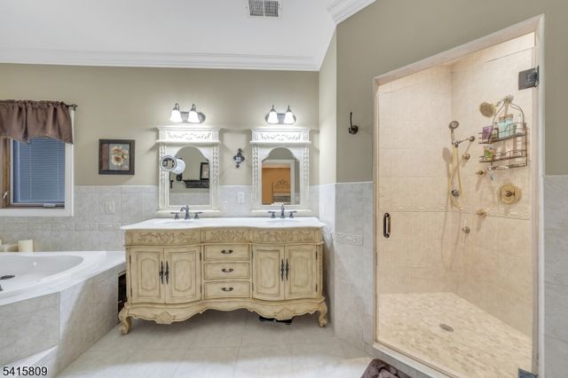 37 Jackson St, Nutley Twp., NJ 07110