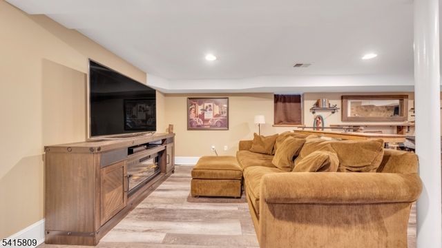 37 Jackson St, Nutley Twp., NJ 07110