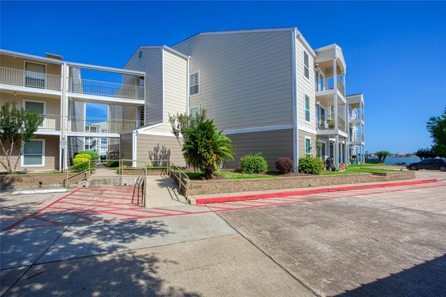 307 Yacht Club Lane 307, El Lago, TX 77586