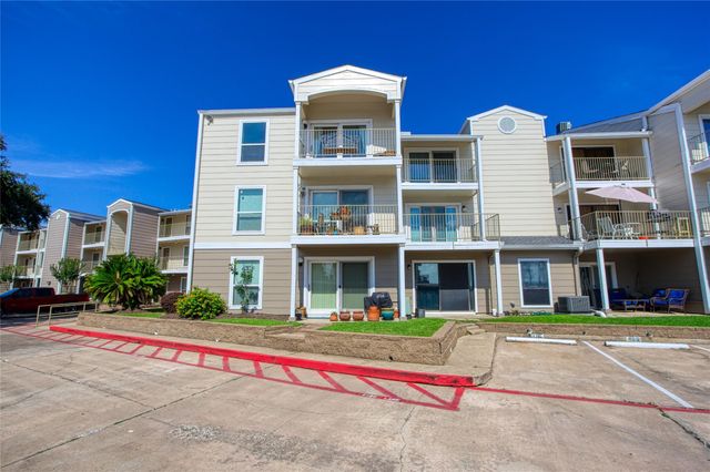 307 Yacht Club Lane 307, El Lago, TX 77586