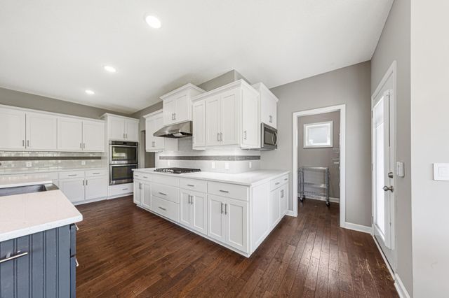 18129 Icon Court, Lakeville, MN 55044