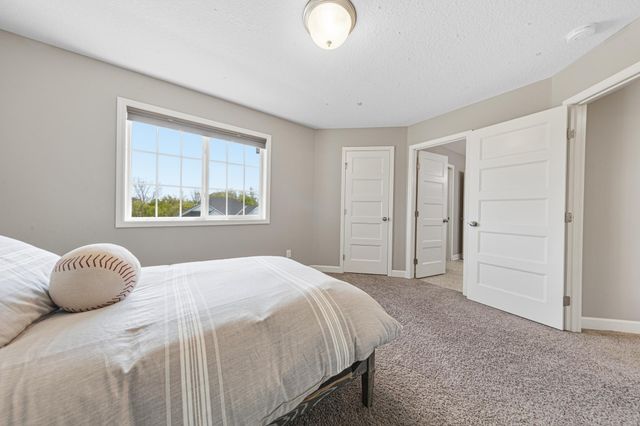 18129 Icon Court, Lakeville, MN 55044