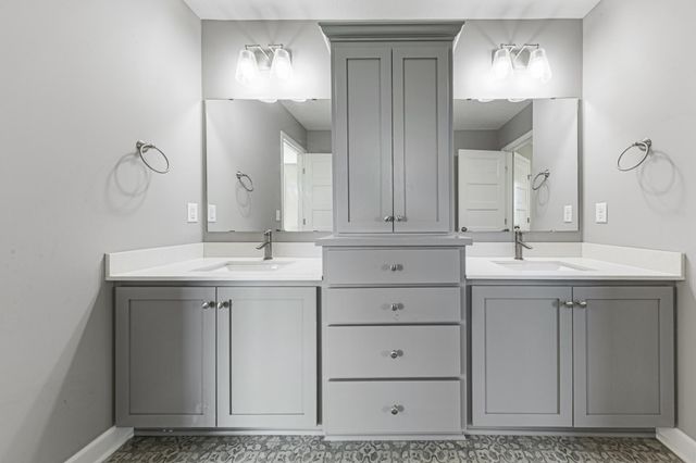 18129 Icon Court, Lakeville, MN 55044