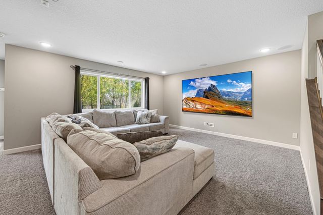 18129 Icon Court, Lakeville, MN 55044