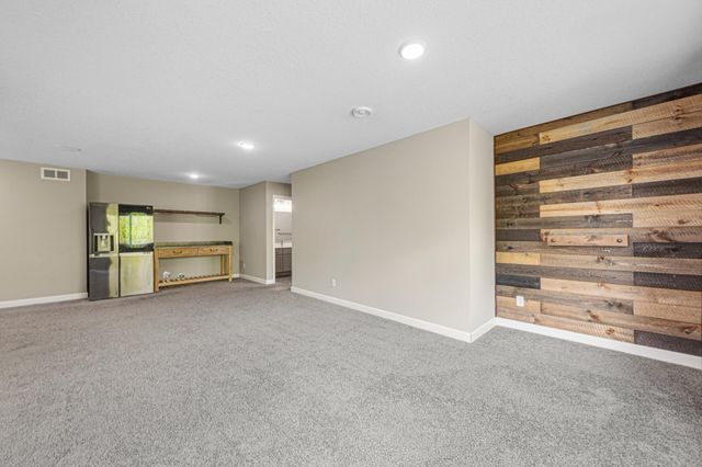 18129 Icon Court, Lakeville, MN 55044