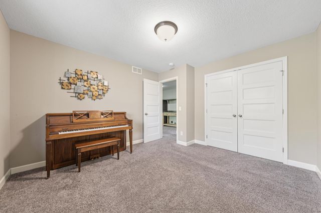 18129 Icon Court, Lakeville, MN 55044