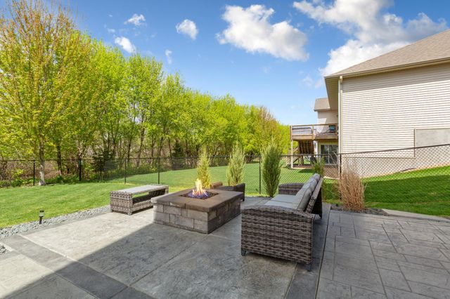 18129 Icon Court, Lakeville, MN 55044