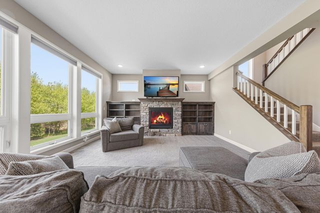 18129 Icon Court, Lakeville, MN 55044