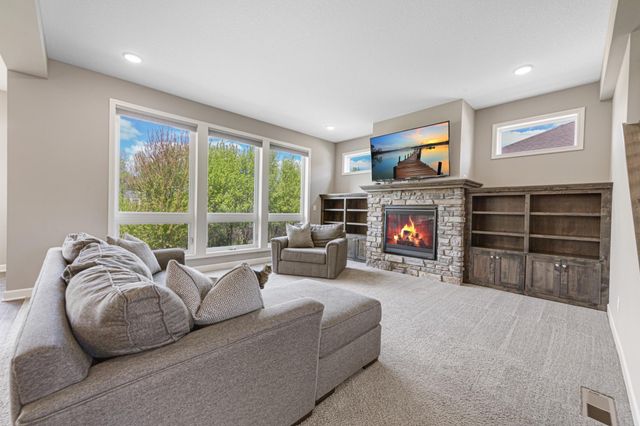 18129 Icon Court, Lakeville, MN 55044