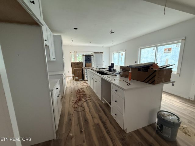 985 Soft Ridge Rd, Celina, TN 38551