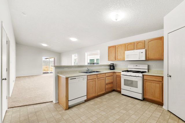 3749 Rancher Loop NE, Rio Rancho, NM 87144