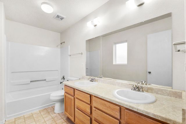 3749 Rancher Loop NE, Rio Rancho, NM 87144