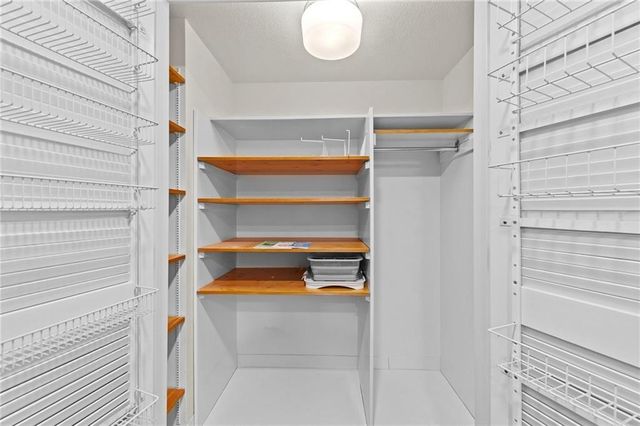 2525 Main Street 210, Kansas City, MO 64108