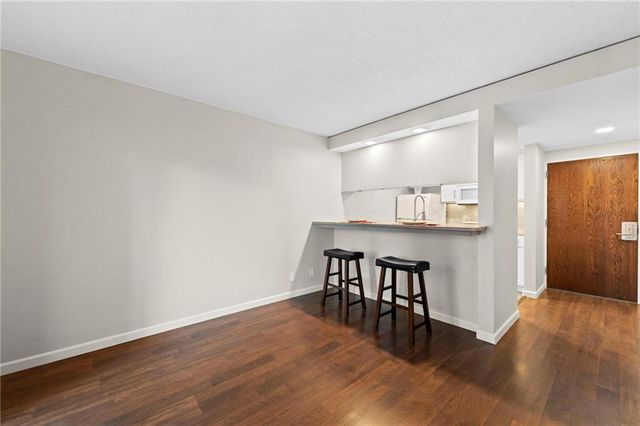 2525 Main Street 210, Kansas City, MO 64108