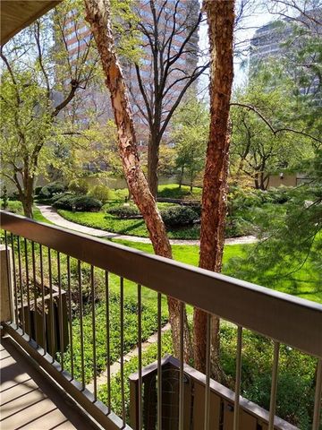 2525 Main Street 210, Kansas City, MO 64108