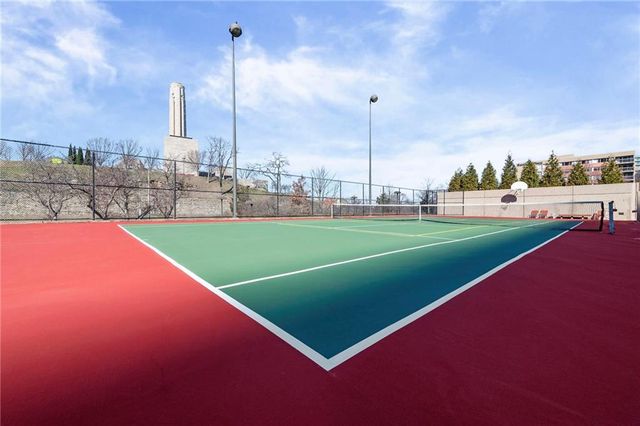 2525 Main Street 210, Kansas City, MO 64108