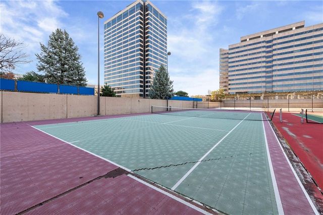 2525 Main Street 210, Kansas City, MO 64108