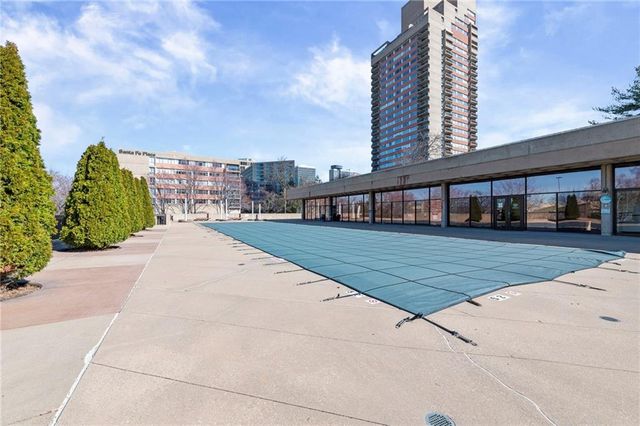 2525 Main Street 210, Kansas City, MO 64108