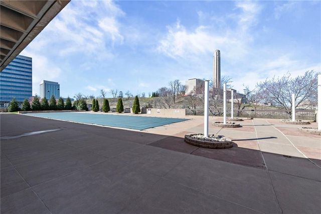 2525 Main Street 210, Kansas City, MO 64108