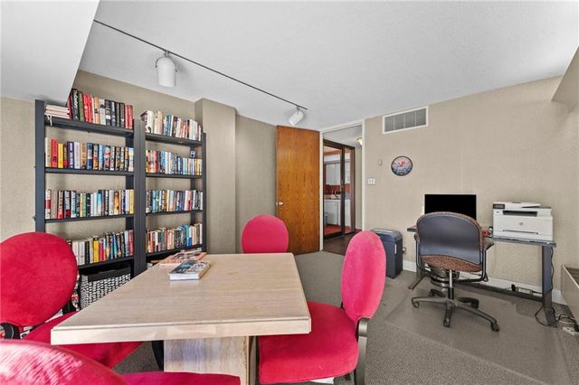 2525 Main Street 210, Kansas City, MO 64108