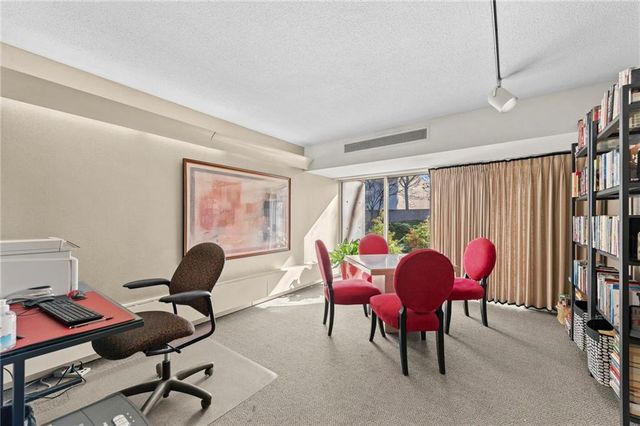 2525 Main Street 210, Kansas City, MO 64108