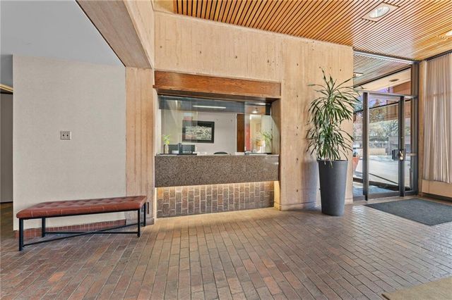 2525 Main Street 210, Kansas City, MO 64108