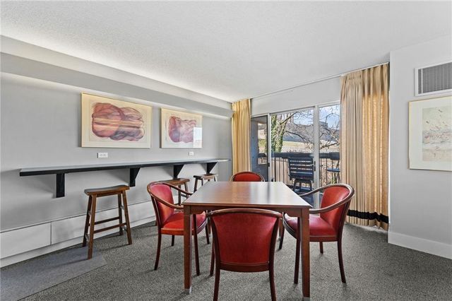 2525 Main Street 210, Kansas City, MO 64108