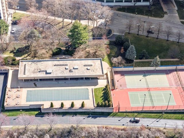 2525 Main Street 210, Kansas City, MO 64108