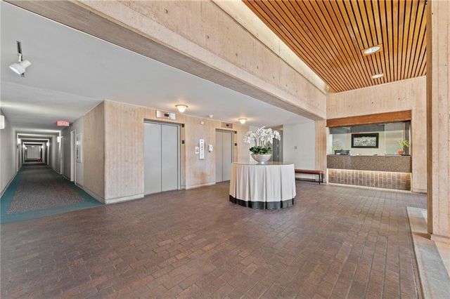 2525 Main Street 210, Kansas City, MO 64108