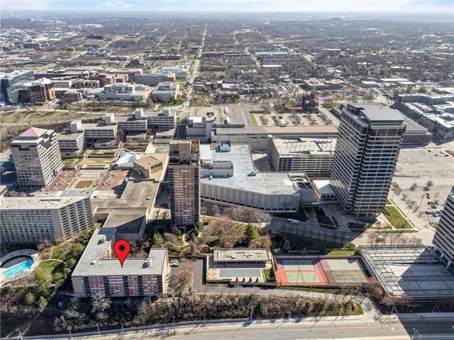 2525 Main Street 210, Kansas City, MO 64108